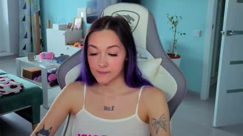 Snapshot of savage_lust_ chatting on May 6, 2026, 3:02 am Ariel online show from May 6, 2026, 3:02 am