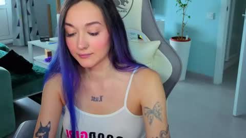 Ariel online show from June 12, 2026, 3:38 am