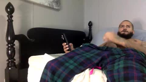 Snapshot of savagebullxxx chatting on January 3, 2025, 12:22 am savagebullxxx online show from January 3, 2025, 12:22 am