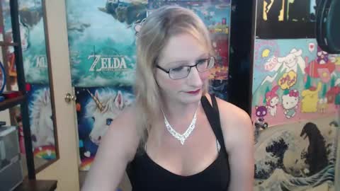 Snapshot of savanah_banana chatting on September 22, 2025, 5:48 pm Savanah online show from September 22, 2025, 5:48 pm