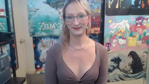 Snapshot of savanah_banana chatting on October 17, 2025, 6:21 pm Savanah online show from October 17, 2025, 6:21 pm