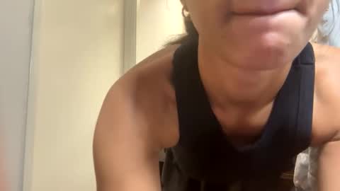 savannahtakethisbanana online show from November 5, 2025, 12:32 am