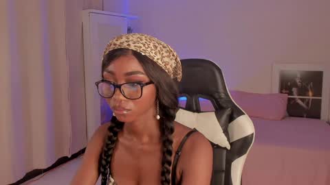 Savannahwildee online show from December 5, 2024, 9:17 pm