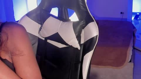 Savannahwildee online show from February 9, 2025, 9:37 am