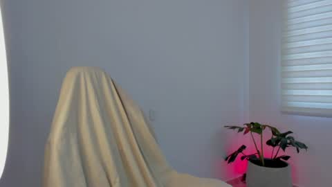 Savannahwildee online show from June 26, 2026, 2:21 pm