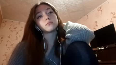 Sophie online show from September 12, 2025, 6:52 pm