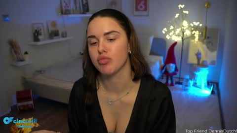 Naomi online show from December 10, 2024, 7:43 pm