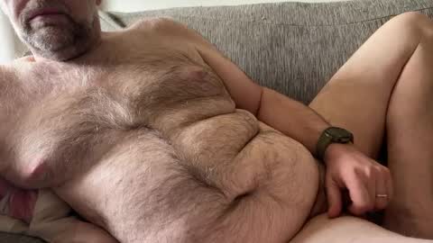 Snapshot of saxbobear chatting on April 2, 2026, 10:57 am SaxBoBear online show from April 2, 2026, 10:57 am