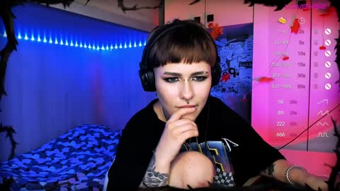 pronoun she. name Mary. age 21. online show from December 1, 2024, 4:29 pm