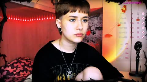 pronoun she. name Mary. age 21. online show from December 5, 2024, 2:00 pm