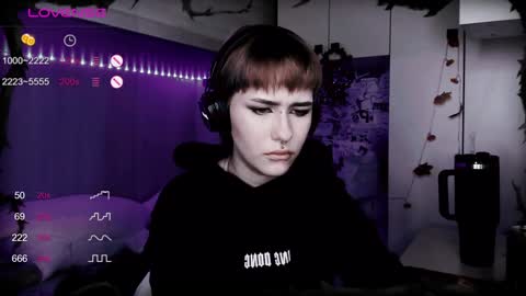 pronoun she. name Mary. age 21. online show from February 7, 2025, 4:59 am