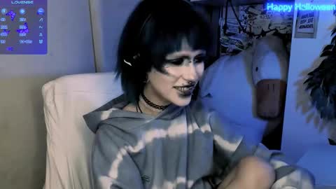 pronoun she. name Mary. age 21. online show from November 1, 2025, 5:37 pm