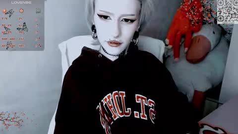 pronoun she. name Mary. age 21. online show from November 13, 2025, 4:50 pm