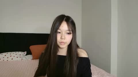 Saya online show from April 26, 2026, 1:42 pm