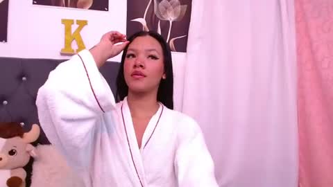 saykimmy online show from June 18, 2026, 3:51 am