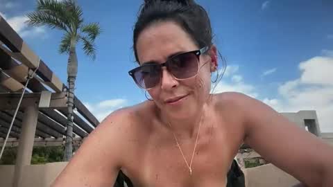 Good Girls Say Please...and Thank You online show from February 26, 2026, 7:46 pm