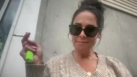 Good Girls Say Please...and Thank You online show from March 5, 2026, 11:01 pm