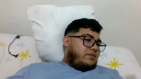 Snapshot of sbqestevanr chatting on January 1, 2025, 8:04 pm sbqestevanr online show from January 1, 2025, 8:04 pm