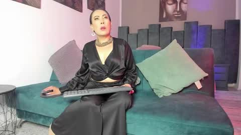 Scarleth online show from November 8, 2025, 7:45 pm