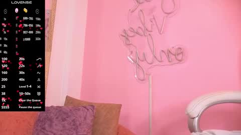 Scarlett online show from November 9, 2025, 8:01 am