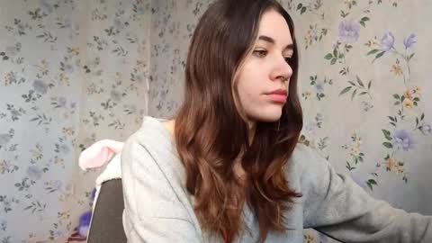 Snapshot of scarlet1flowers chatting on November 2, 2025, 9:22 am Kira online show from November 2, 2025, 9:22 am