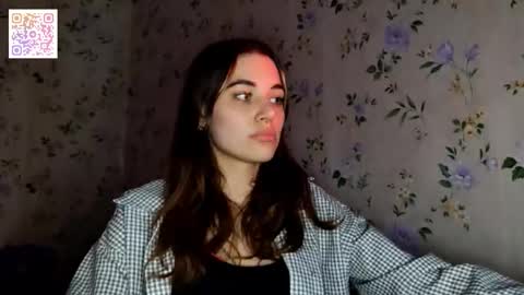 Snapshot of scarlet1flowers chatting on November 9, 2025, 7:56 pm Kira online show from November 9, 2025, 7:56 pm