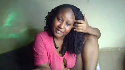 Snapshot of scarlet_25142359 chatting on October 22, 2025, 12:11 am scarlet_25142359 online show from October 22, 2025, 12:11 am