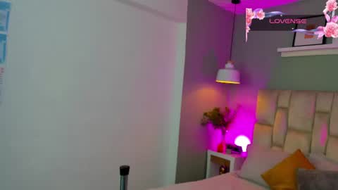 scarlet__69 online show from June 12, 2026, 4:00 am