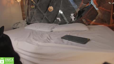 Snapshot of scarlet__jones_ chatting on October 24, 2025, 8:49 pm scarlet__jones_ online show from October 24, 2025, 8:49 pm