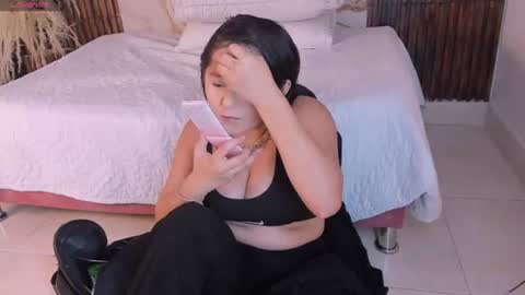 Snapshot of scarlet__rose_ chatting on June 12, 2026, 11:20 am scarlet__rose_ online show from June 12, 2026, 11:20 am