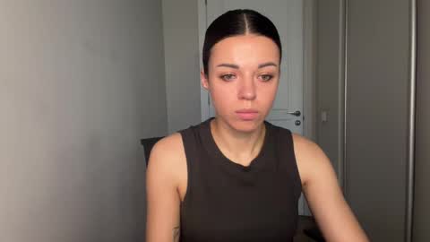 Sophie online show from April 27, 2026, 7:06 am