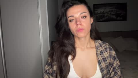 Sophie online show from June 4, 2026, 7:03 am
