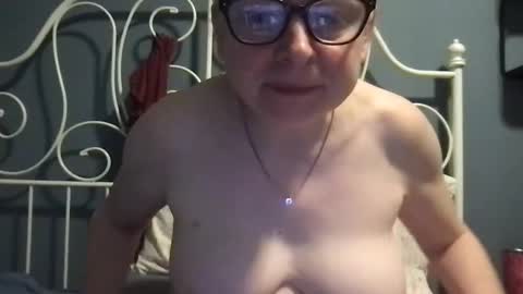 scarlet_envyy online show from September 9, 2025, 10:59 am