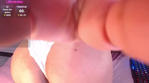 Snapshot of scarlet_fostt_ chatting on March 8, 2025, 3:24 pm Andrea online show from March 8, 2025, 3:24 pm