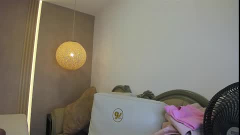 scarlet  online show from March 6, 2025, 11:58 am