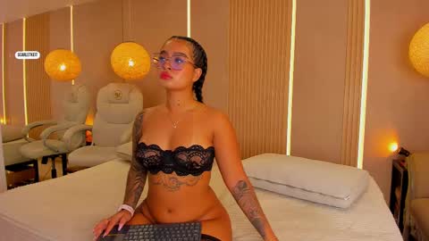 scarlet  online show from September 13, 2025, 12:05 pm