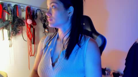scarlet taylor kennedy online show from April 9, 2026, 11:21 pm