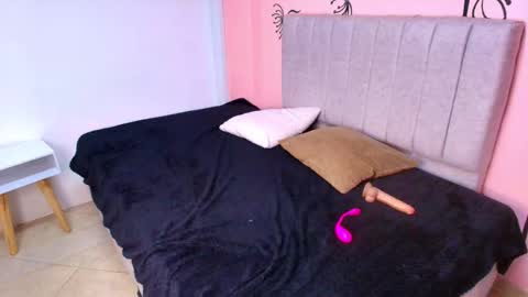 Snapshot of scarlet_milf_ chatting on October 12, 2025, 11:42 am SCARLET MILF online show from October 12, 2025, 11:42 am