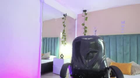 Snapshot of scarlet_pielcanela chatting on April 13, 2026, 10:15 pm Scarlet online show from April 13, 2026, 10:15 pm