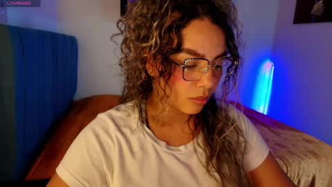 Snapshot of scarlet_queen__ chatting on October 30, 2025, 2:24 am Scarlet online show from October 30, 2025, 2:24 am