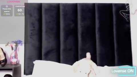 Scarlet Ray  online show from October 10, 2025, 11:31 am