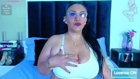 Scarlet Ray  online show from February 5, 2026, 11:48 am