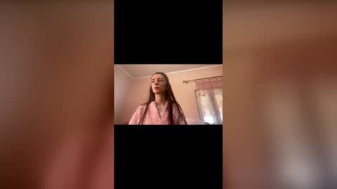 Snapshot of scarlet_rosse chatting on March 3, 2026, 9:37 am Scarlet online show from March 3, 2026, 9:37 am