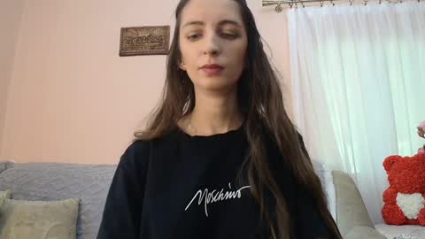 Snapshot of scarlet_rosse chatting on June 3, 2026, 9:45 am Scarlet online show from June 3, 2026, 9:45 am