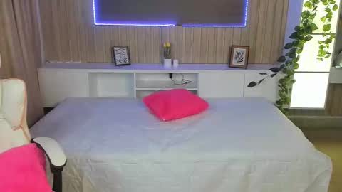 Snapshot of scarlet_s_ chatting on March 2, 2026, 7:15 am Scarlet online show from March 2, 2026, 7:15 am