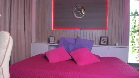 Snapshot of scarlet_s_ chatting on April 12, 2026, 3:33 am Scarlet online show from April 12, 2026, 3:33 am