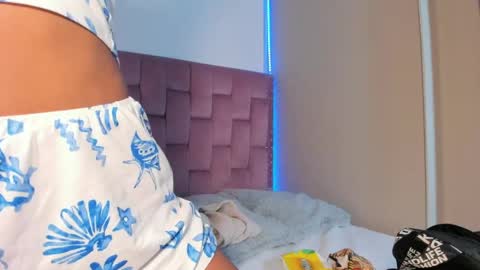 scarlet_vixen_ online show from April 28, 2026, 12:43 pm