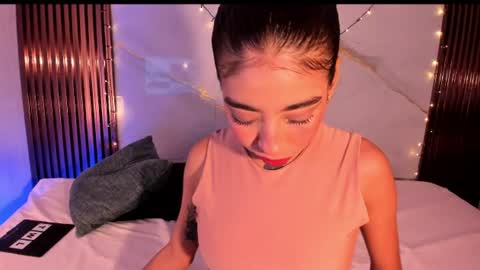 scarlet_vixen_ online show from July 22, 2026, 2:31 pm