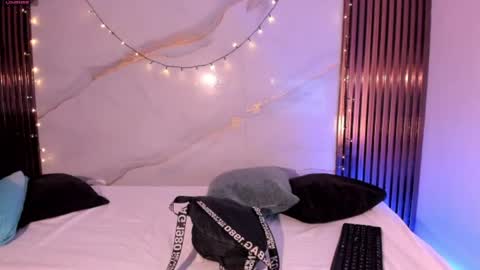 scarlet_vixen_ online show from July 24, 2026, 12:36 pm