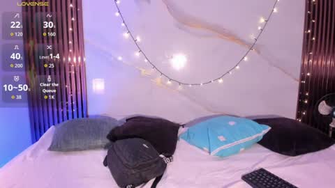 scarlet_vixen_ online show from August 6, 2026, 12:18 pm